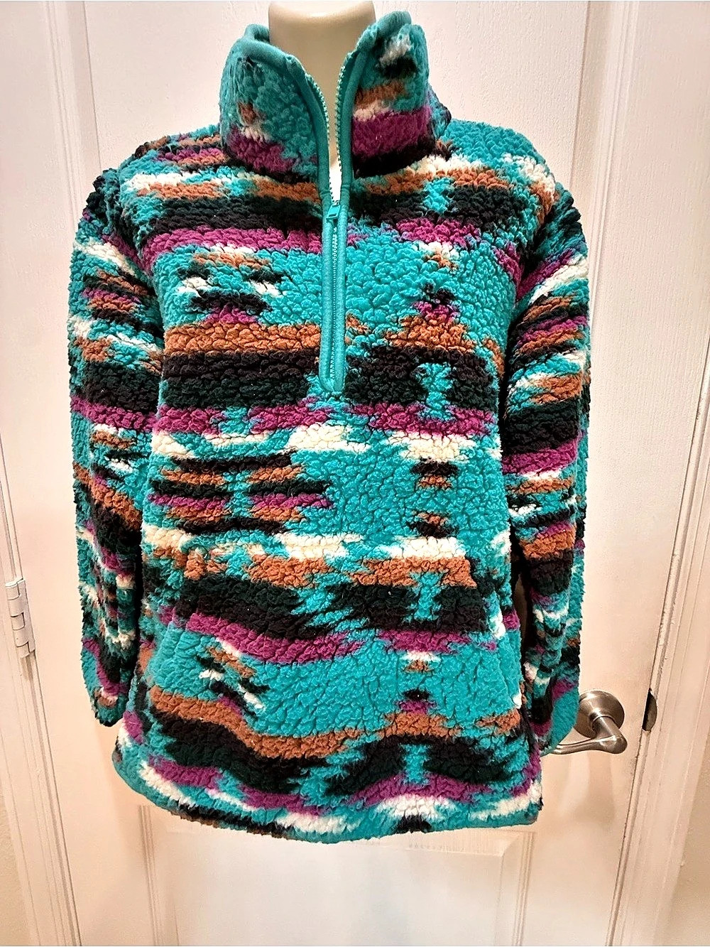 Wrangler Retro Printed Fleece Pullover Size Medium NWT